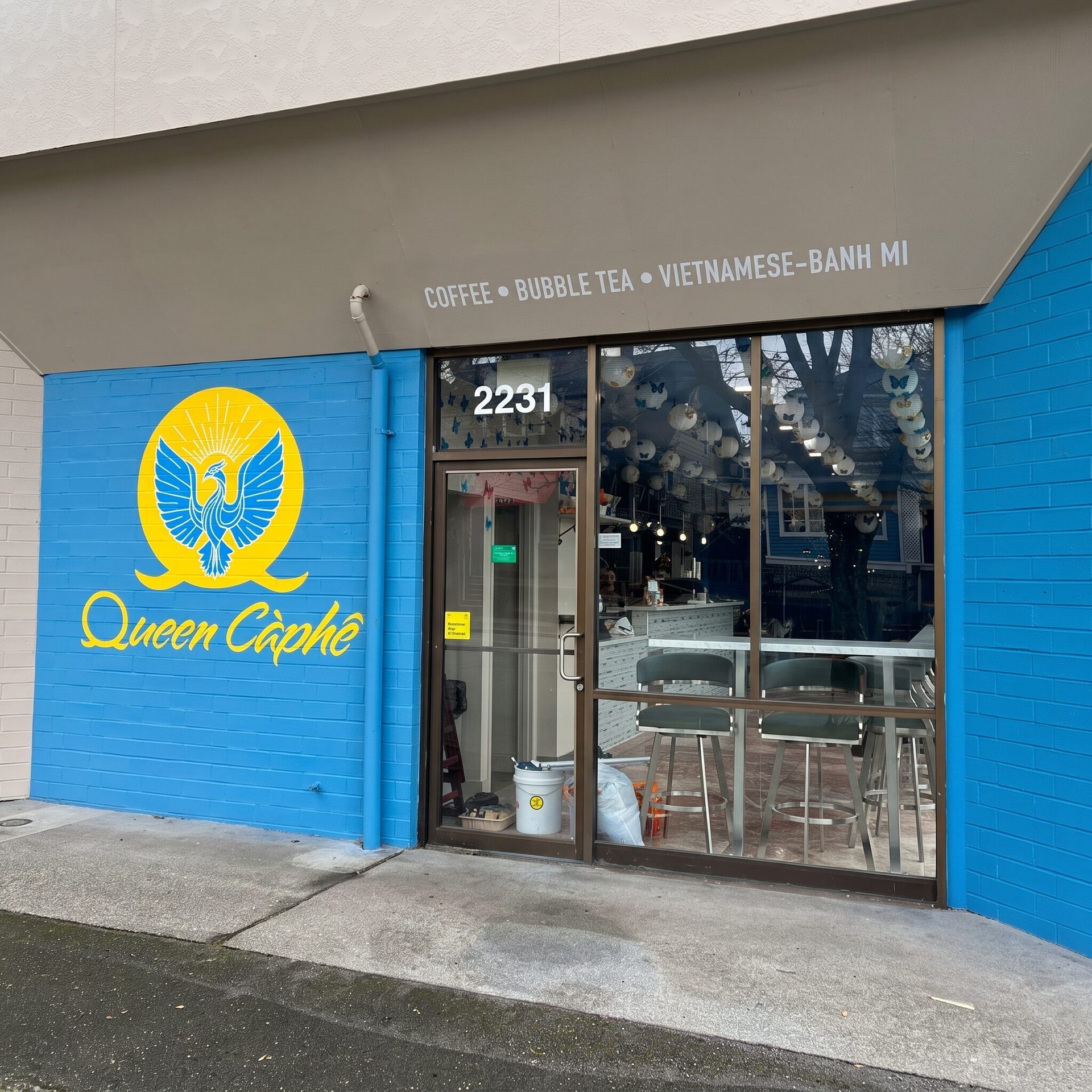 Visit Queen CaPhe Today